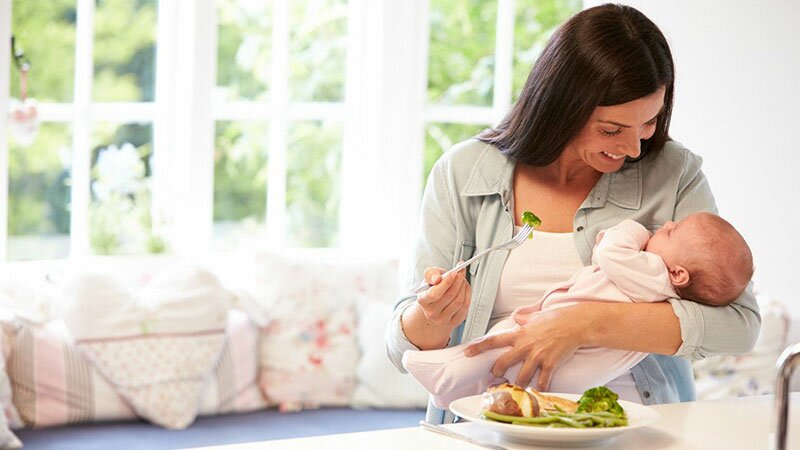 Здоровый и полезный рацион кормящей мамы